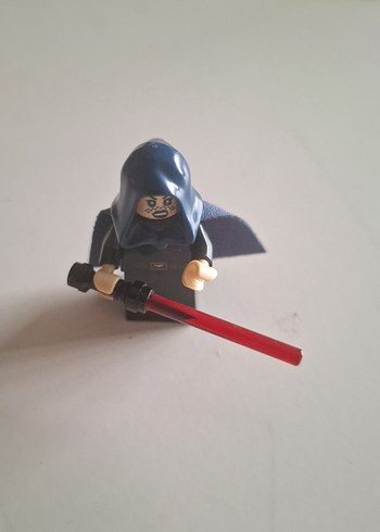 Mavi Kıyafetli Lego Figürü Kırmızı Işın Kılıcıyla star wars - Görsel 5