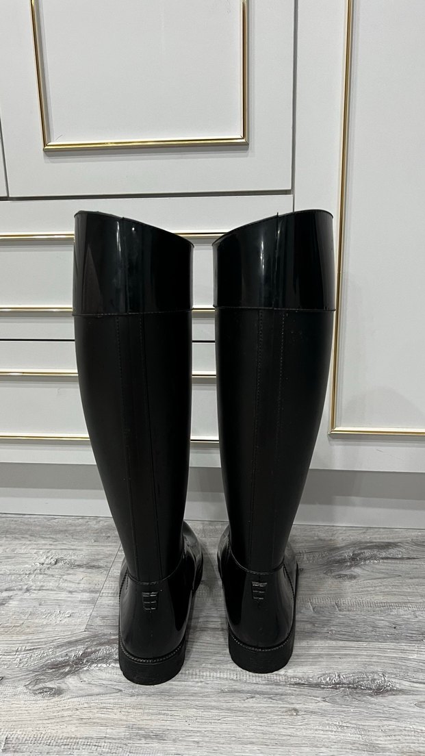 Fabrika marka Siyah Rugan Kadın Çizme - Görsel 2