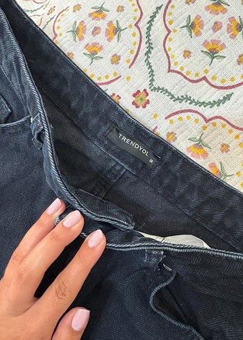 Kadın Siyah Rahat Kesim Midi Denim Pantolon - Görsel 2