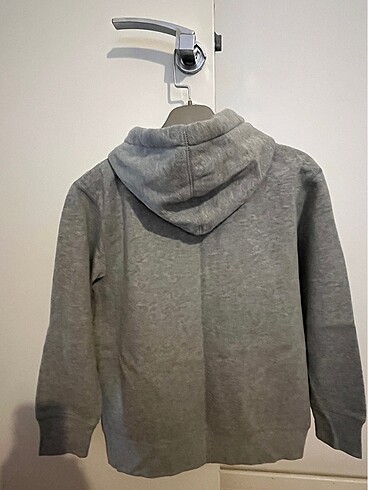 8 Yaş Beden Orj GAP logolu 8 yaş M beden erkek çocuk sweatshirt
