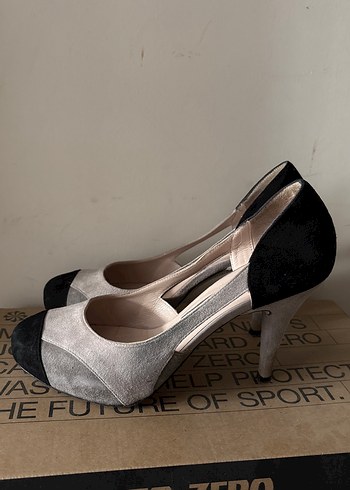Gri Süet Tokalı Yüksek Topuklu Stiletto - Görsel 3
