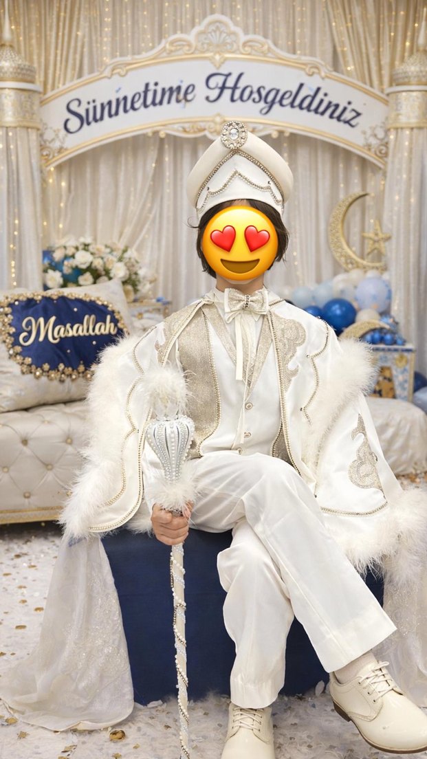 Beyaz Kürklü Erkek Çocuk Sünnet Kıyafeti doğan sünnetten alınmış - Görsel 2