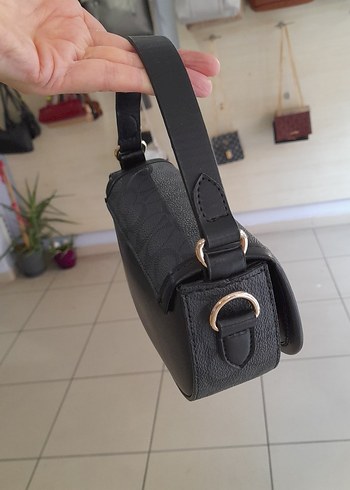 Coach Kadın Siyah Deri Baskılı Çanta - Görsel 2