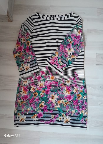 Çiçekli ve Çizgili Tunik - Görsel 3