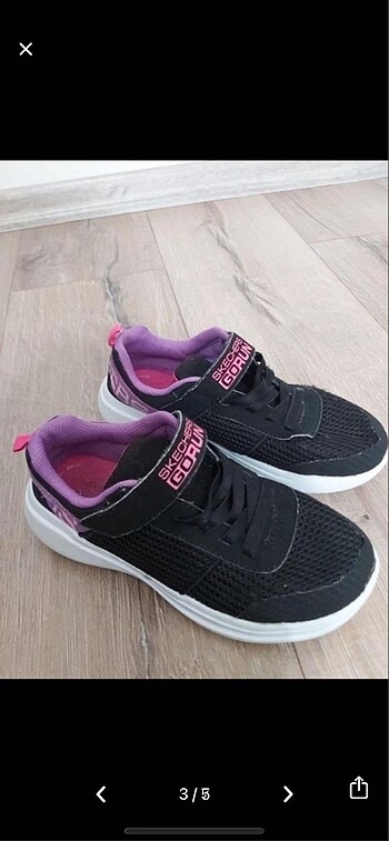 Skechers