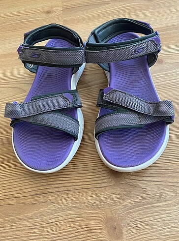 36 Beden Skechers sandalet