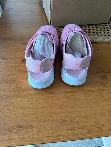 36 Beden pembe Renk Skechers sandalet