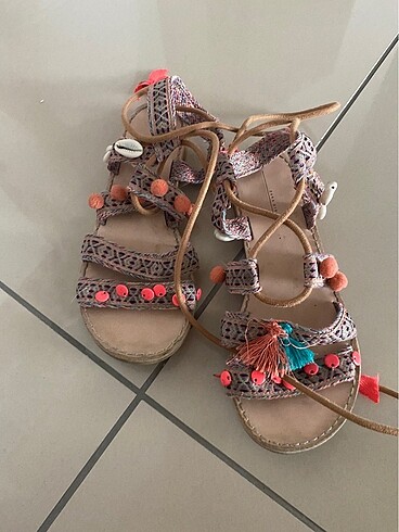Zara sandalet