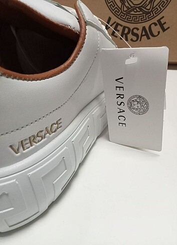 Versace erkek ,kadın giyebilir