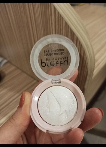 Flormar göz aydınlatıcısı
