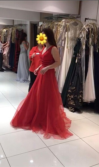 40 Beden kırmızı Renk İLMİO kına elbisesi