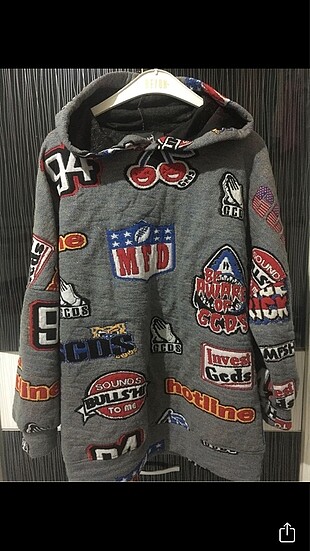 Sweatshirt