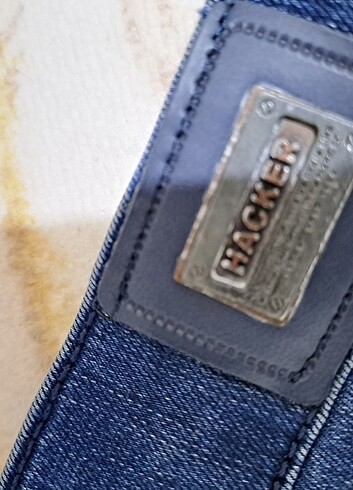 Mavi Jeans Aşırı esnek kumaşı mükemmel vücudu sarıyor 