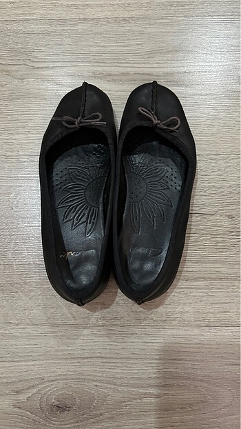 37 Beden CLARKS MARKA SİYAH GERÇEK DERİ BABET