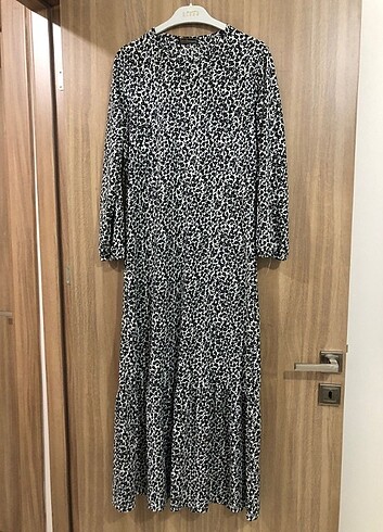 LC Waikiki Siyah beyaz desnli elbise 
