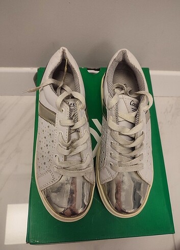 37 Beden beyaz Renk Gümüş Detaylı yüksek taban sneaker 