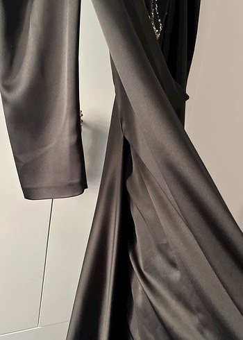 Siyah İşlemeli Gotik Uzun Abiye Elbise - Görsel 4