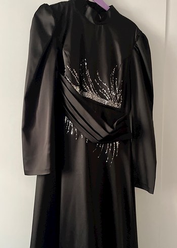 Siyah İşlemeli Gotik Uzun Abiye Elbise - Görsel 5