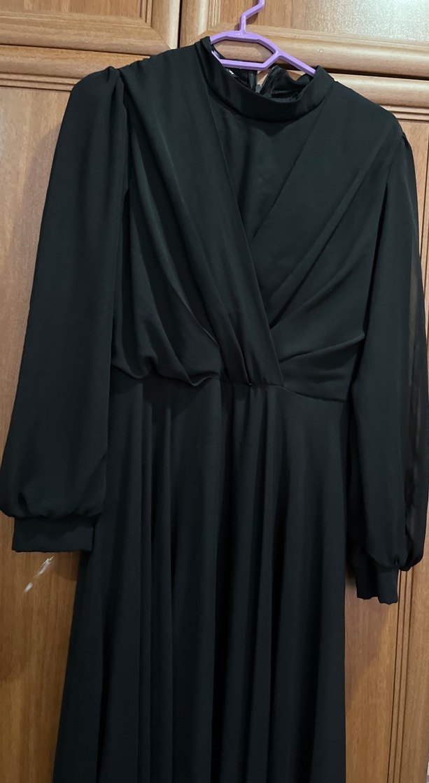 Uzun Siyah Drapeli Gotik Elbise - Görsel 5