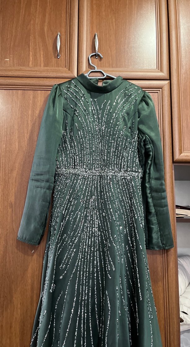 Yeşil İşlemeli Boncuklu Uzun Abiye Elbise - Görsel 3