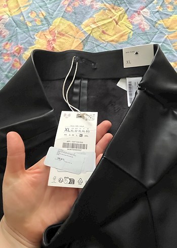 Kadın Siyah Parlak Deri İspanyol Paça tayt Pantolon - Görsel 2