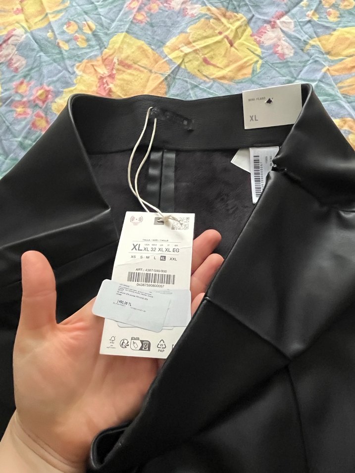 Kadın Siyah Parlak Deri İspanyol Paça tayt Pantolon - Görsel 2