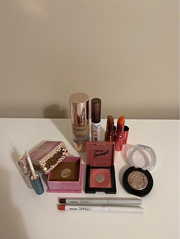  Beden Makyaj malzemesi far bronzer ruj allık maskara