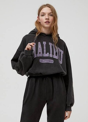 Pull And Bear Malibu Crop Sweatshirt 