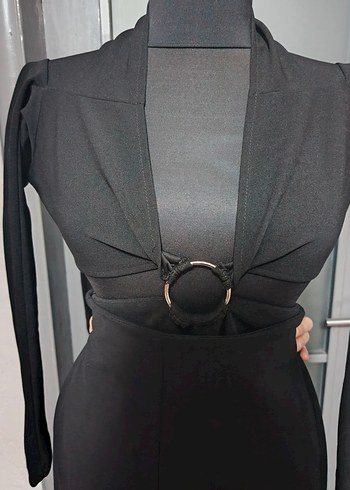 Siyah Düşük Kollu Göğüs Halkalı Midi Boy Abiye Elbise - Görsel 4