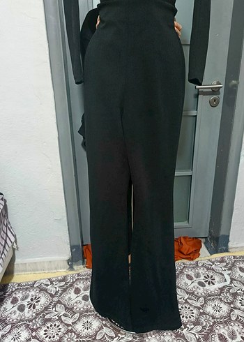 Siyah Düşük Kollu Göğüs Halkalı Midi Boy Abiye Elbise - Görsel 3