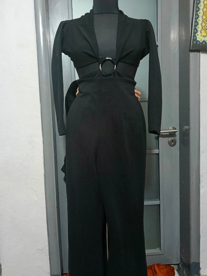 Siyah Düşük Kollu Göğüs Halkalı Midi Boy Abiye Elbise - Görsel 2