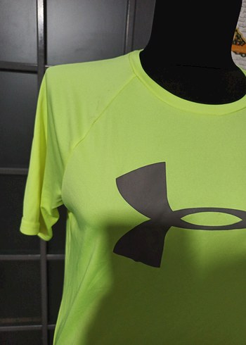 Sarı Baskılı Atletik Kısa Kollu Tişört - Görsel 2