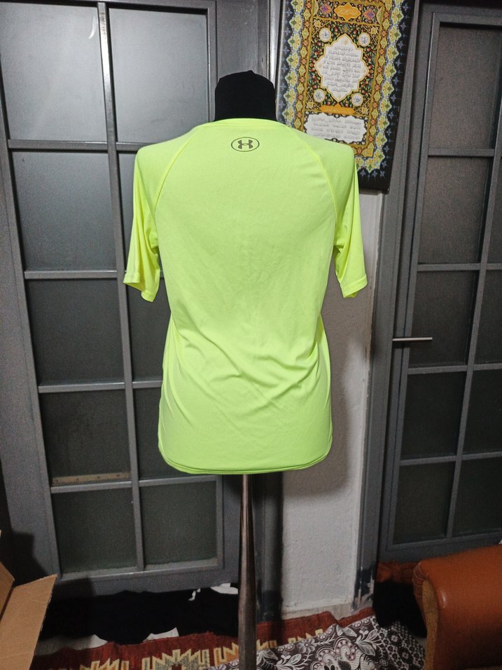 Sarı Baskılı Atletik Kısa Kollu Tişört - Görsel 3