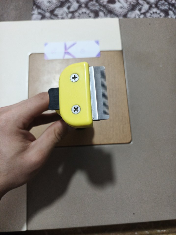 Sarı Kedi Tüy Toplama Fırçası - Görsel 3