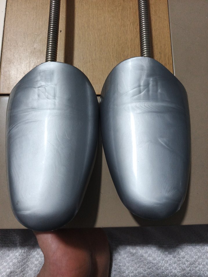 Gri Minimalist Ayakkabı Kalıbı - Görsel 2