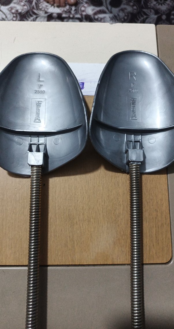 Gri Minimalist Ayakkabı Kalıbı - Görsel 3