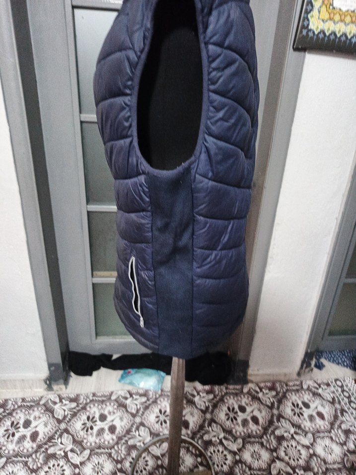 Erkek Gri Kapitone Yelek - Görsel 4