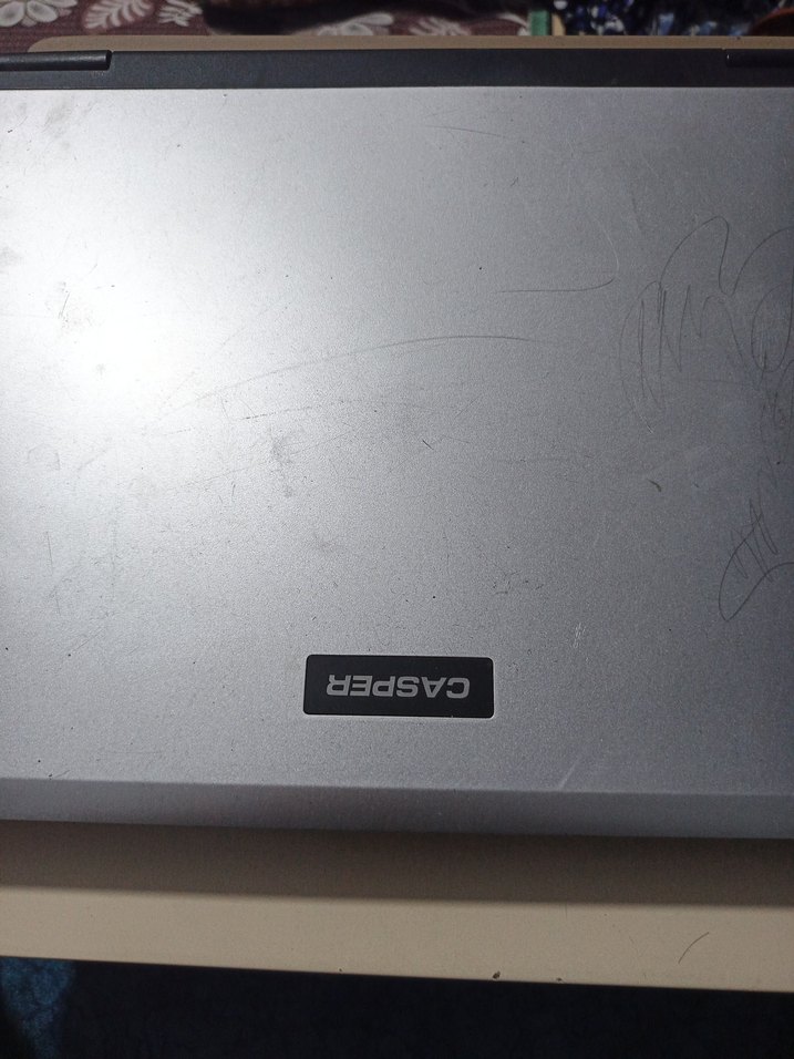 Eksik Tuşlu Gri Laptop - Görsel 2