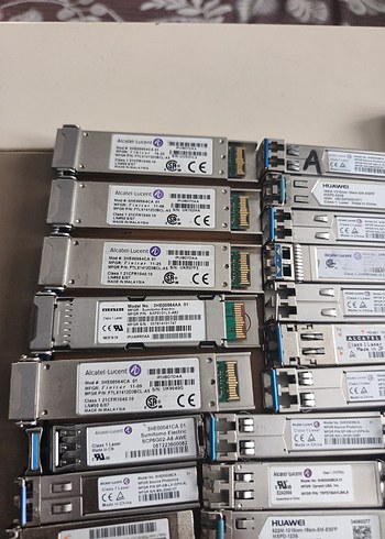 Çeşitli Gri Bilgisayar Bileşenleri - Görsel 2