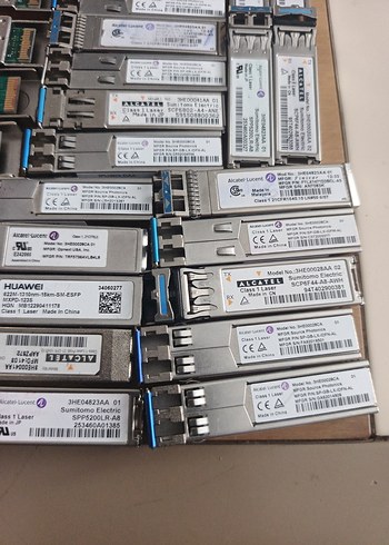 Çeşitli Gri Bilgisayar Bileşenleri - Görsel 4