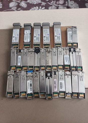 Çeşitli Gri Bilgisayar Bileşenleri - Görsel 6