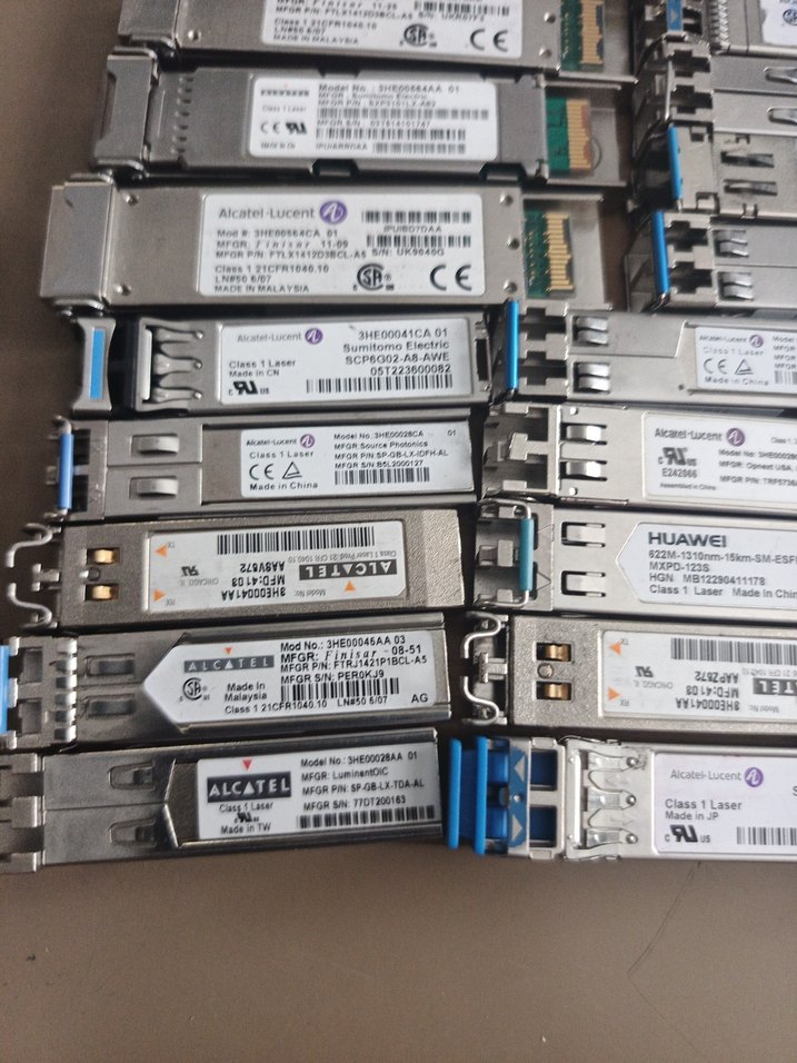 Çeşitli Gri Bilgisayar Bileşenleri - Görsel 5