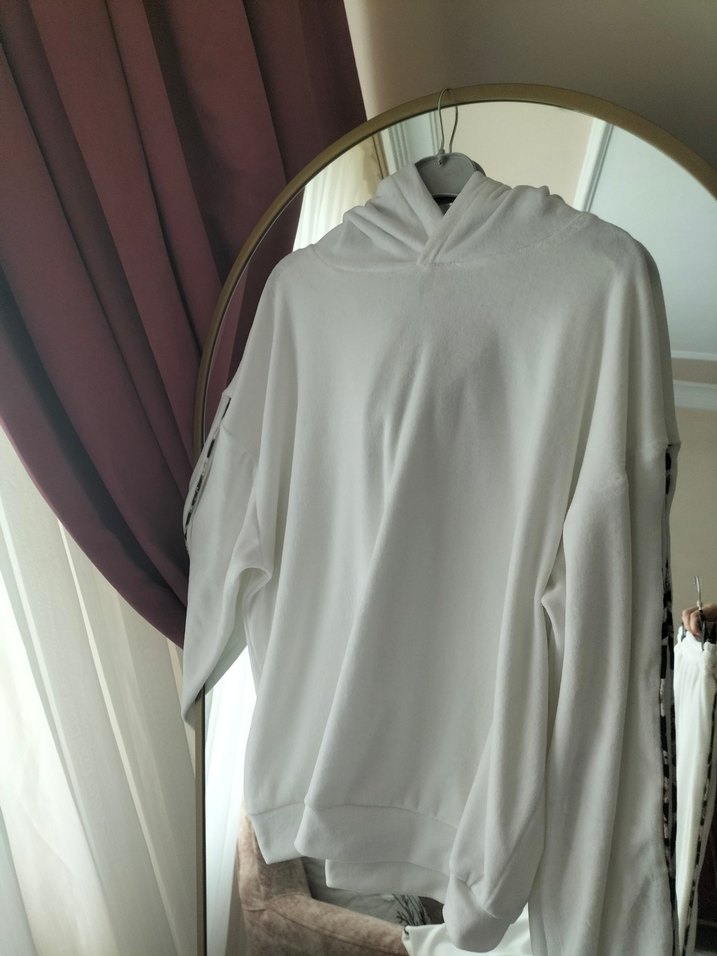 Beyaz kadife kenarları biyeli takim - Görsel 2