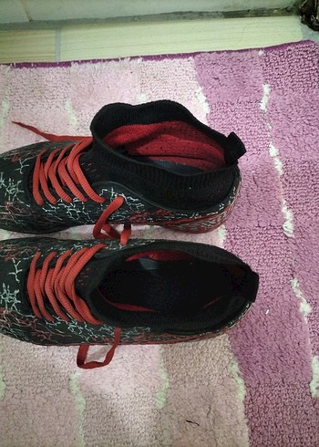 Kırmızı Yılan Desenli Erkek Futbol Ayakkabısı - Görsel 3