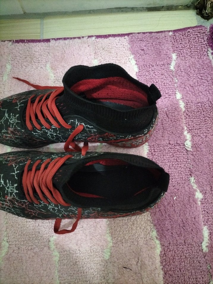 Kırmızı Yılan Desenli Erkek Futbol Ayakkabısı - Görsel 3