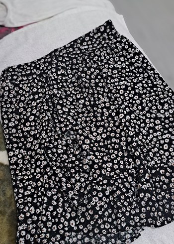 çiçekli v Yaka Siyah Desenli Kadın etek bluz ikili takım - Görsel 4