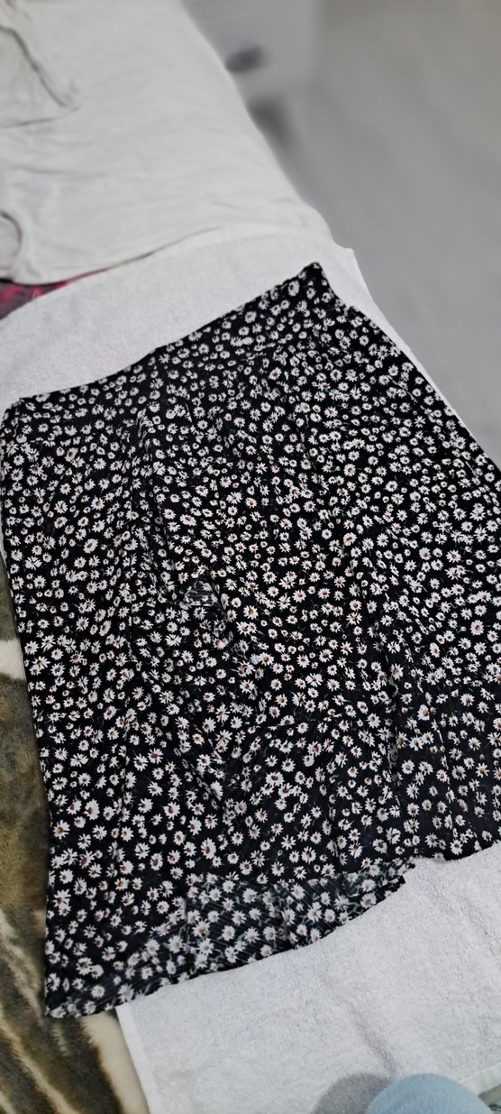 çiçekli v Yaka Siyah Desenli Kadın etek bluz ikili takım - Görsel 4