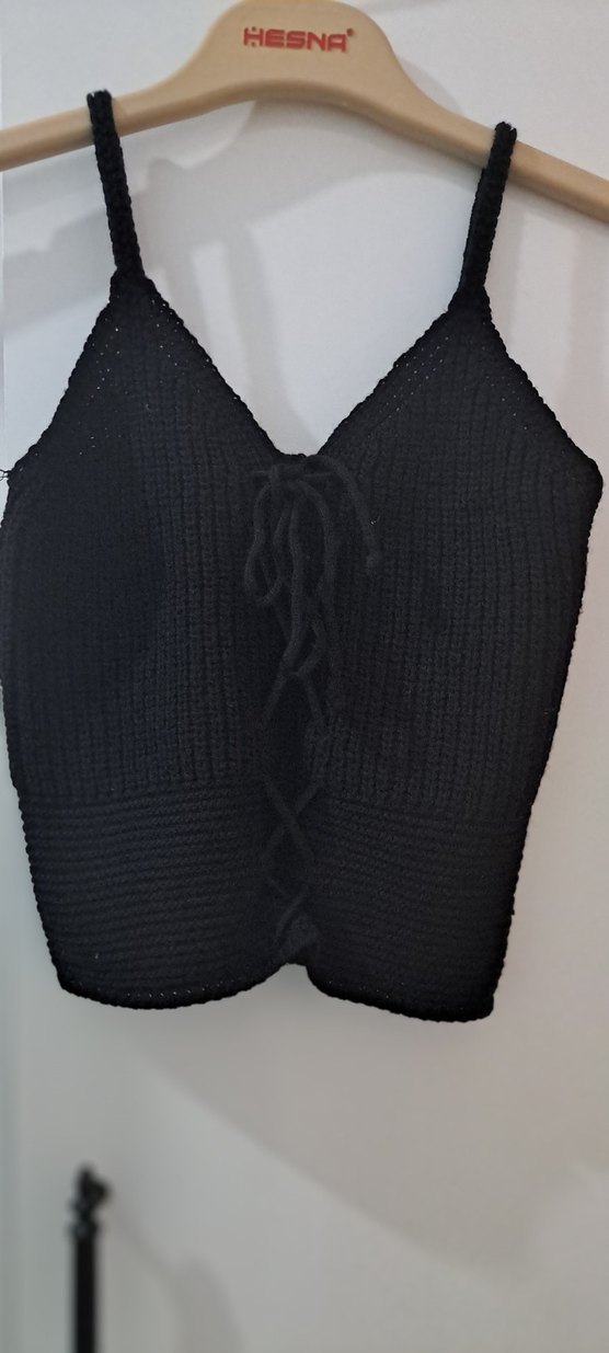 Siyah V Yaka Örgü Mini Atlet - Görsel 3