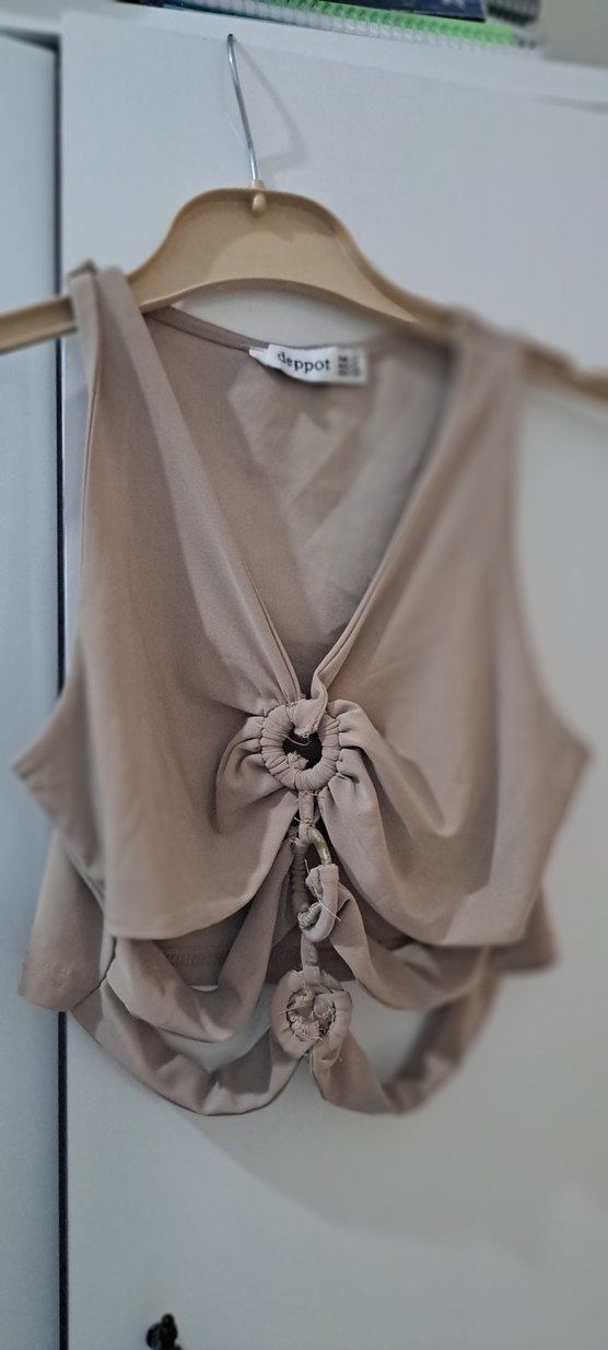 Bej V Yaka Kemerli Mini Bluz - Görsel 3