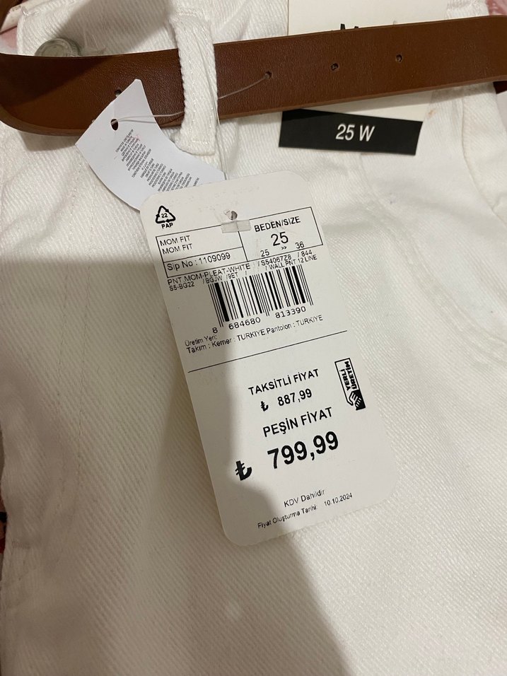 Kadın Beyaz Kemerli Mom jean - Görsel 3